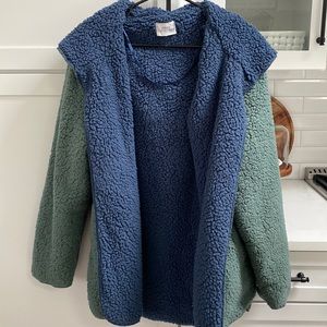 URBAN OUTFITTERS REVERSIBLE TEDDY JACKET